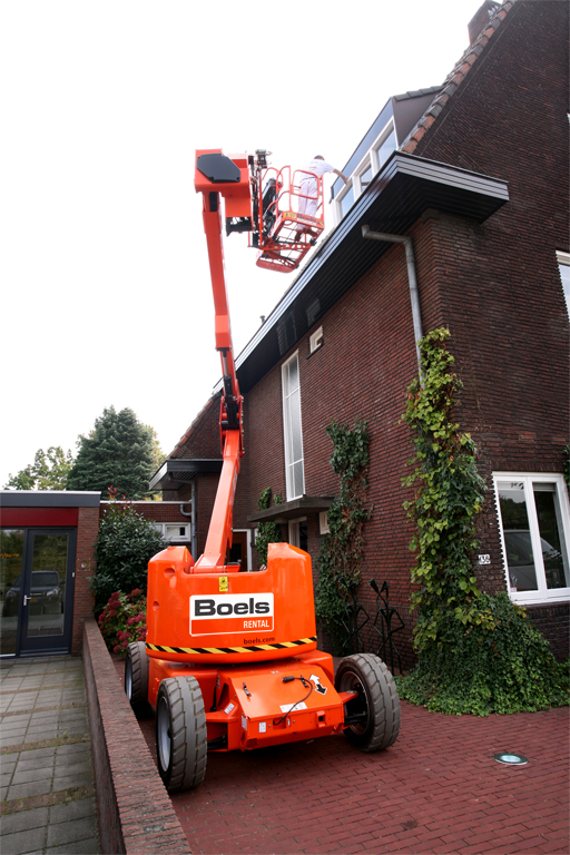 Stolen Articulated boom lift JLG E450AJ  15,5m. KTE